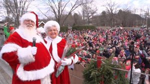  Santa ankommer til Yankee Candle hver December!